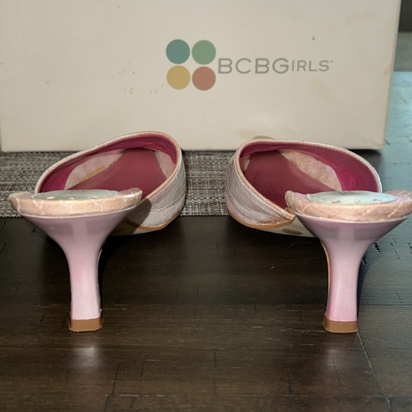 NWOT!! BCBGirls Women's Mules  Style:Melany-SS Roseberry Size: 8.5M - Picture 4 of 8